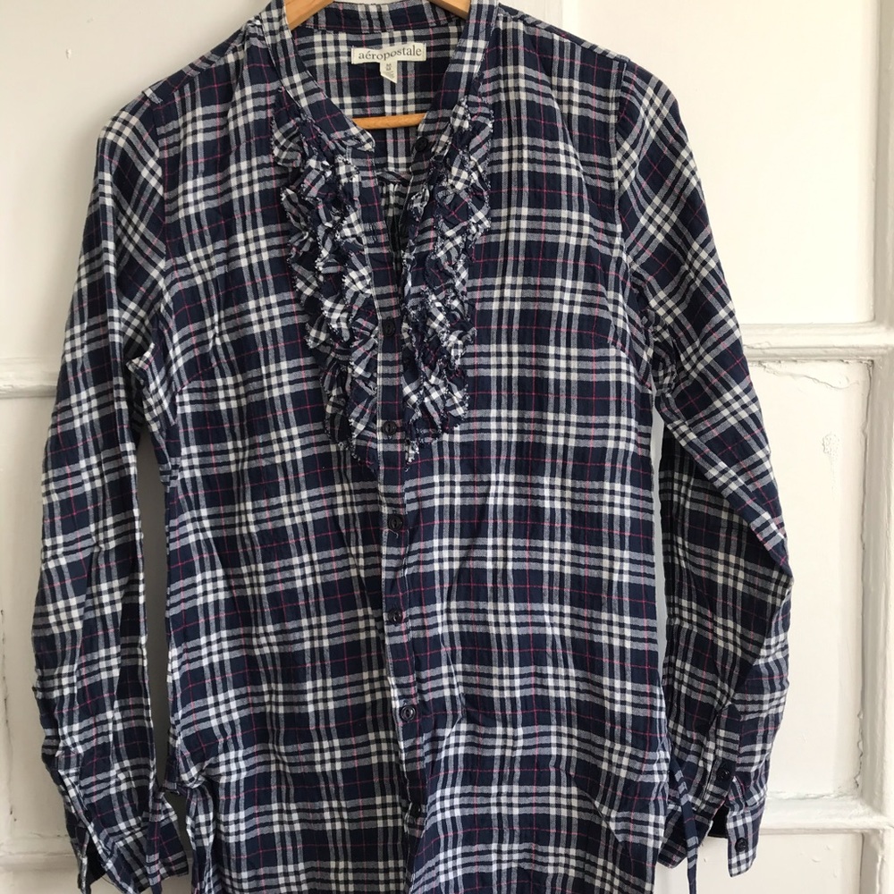 Played shirt with ruffles